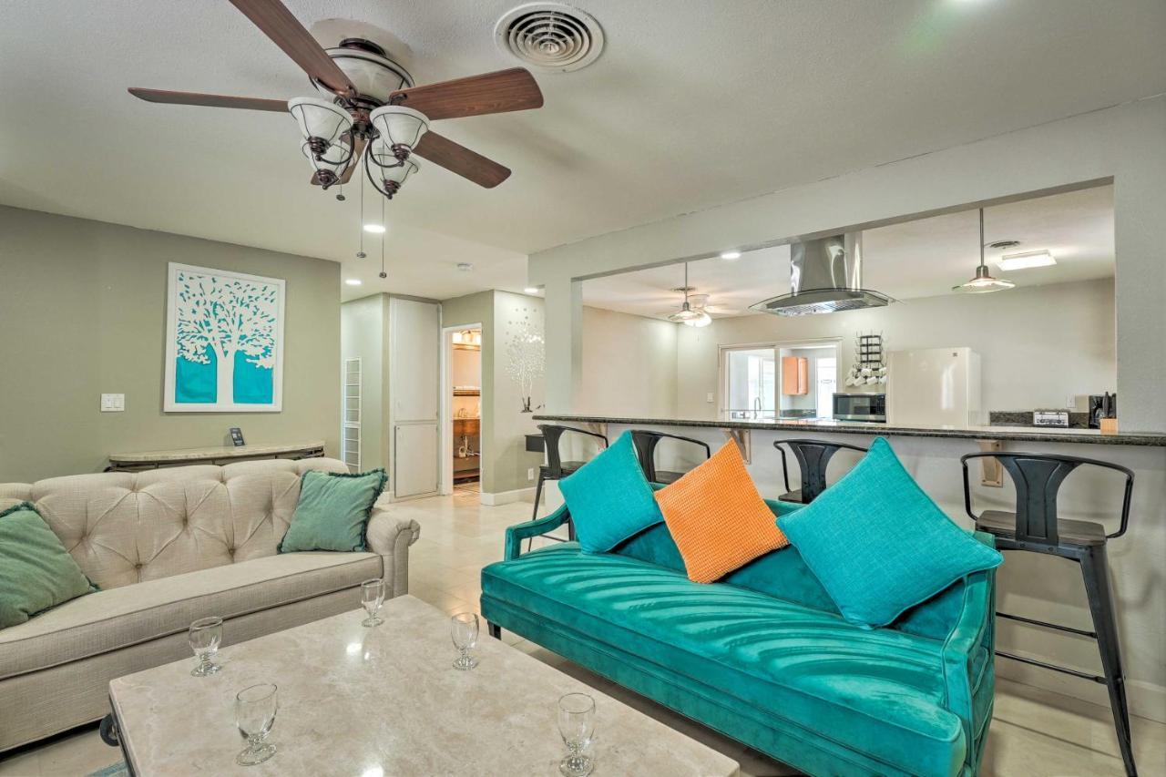 Vegas Getaway With Patio About 3 Mi To Strip! Holiday home